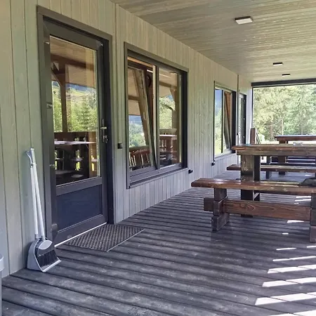 тишина гір над потоками *